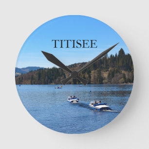 Titisee sjö i Schwarzwald     Rund Klocka