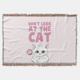 Titta inte på katten - en rolig vit katt filt