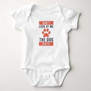 Titta inte på mig Hund gjorde det T Shirt