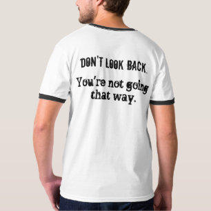 Titta inte tillbaka.. Manar Sport-Tek T-Shirt