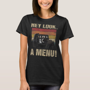 Titta på en meny Retro Bear Camping T Shirt