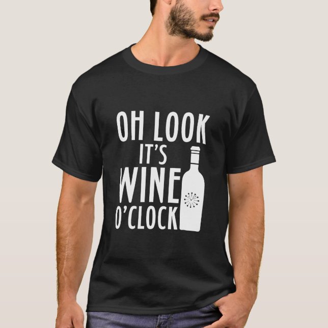 Titta på Vin O Clock Drink T Shirt (Framsida)