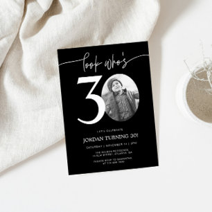 Titta vem som är 30   Foto 30-års födelsedagsinbju Inbjudningar