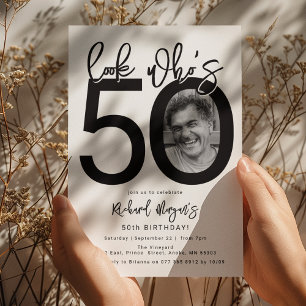 Titta vem som är 50 Foto 50-års födelsedagsinbju Inbjudningar