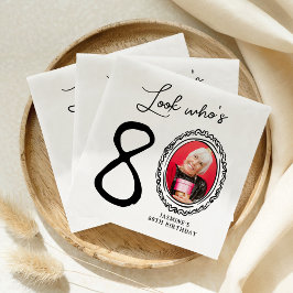 Titta vem som är 80-årsjubileum pappersservett