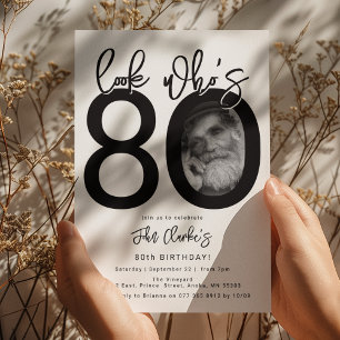 Titta vem som är 80 Foto 80-års födelsedagsinbju Inbjudningar