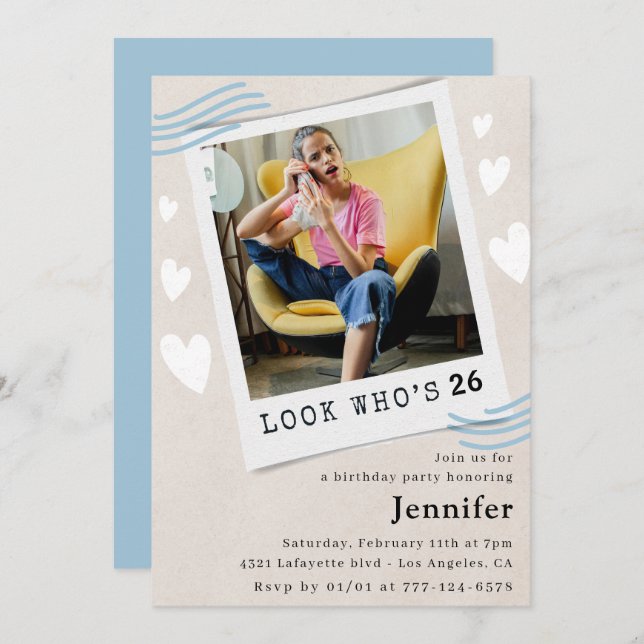 Titta vem som gör 26-årsinbjudningar inbjudningar (Fram/baksida)