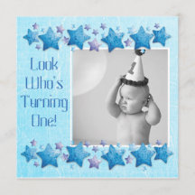 Titta vem som gör en första födelsedagsinbjudan