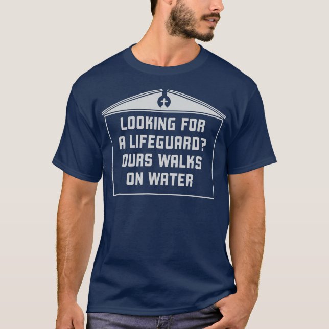 TITTAR FÖR EN LIVEGUARD OURS WALKS PÅ VATTEN-signa T Shirt (Framsida)