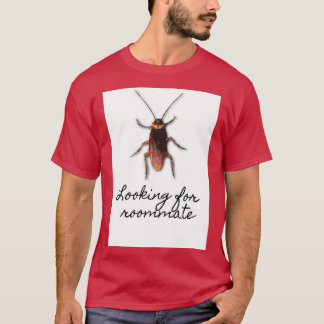 Tittar för Roommate Cockroach Design för TS mugg T Shirt
