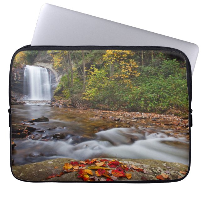 Tittar Glass Falls Pisgah National Forest Laptop Fodral (Framsidan)