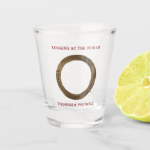 Tittar i världen genom en Porthole färg