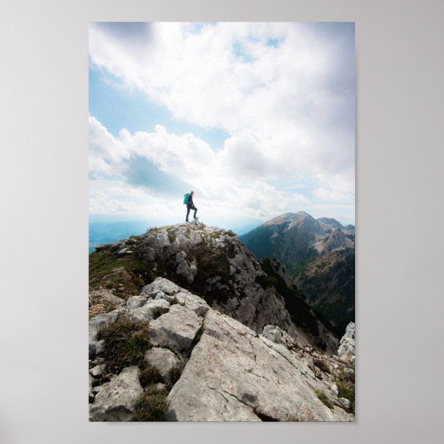 Tittar över nytt äventyr poster (Framsidan)