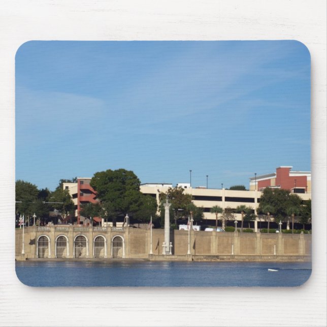 Tittar över Sjö Spegel Musmatta (Framsidan)