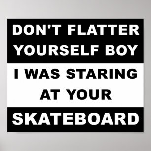 Tittar på din skateboard Roligt Affisch