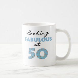 Tittar sagolikt på 50 kaffemugg