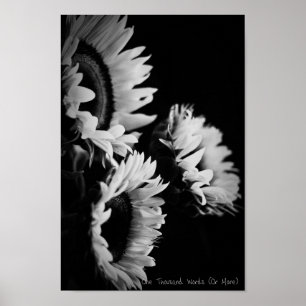 Tittar upp poster