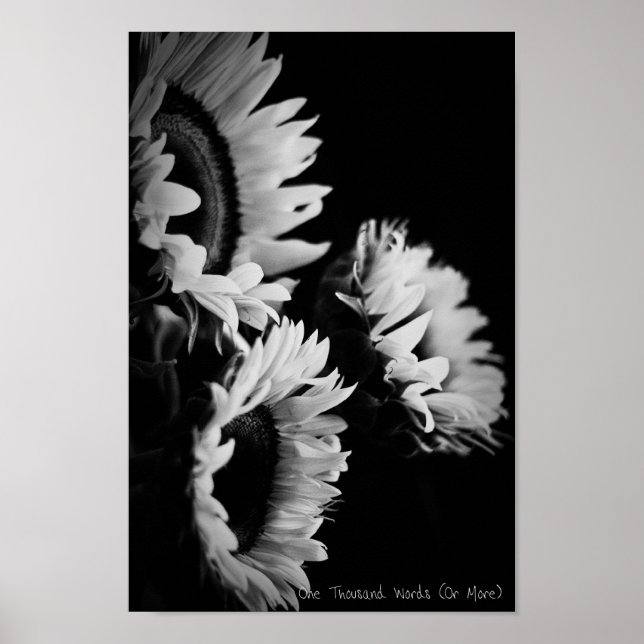 Tittar upp poster (Framsidan)