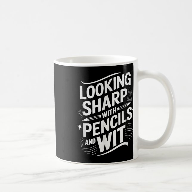 Tittar Vasst med pennor och med Kaffemugg (Höger)