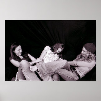 Tjejer som kliar poster