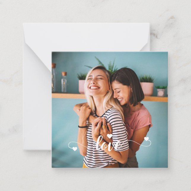 Tjejer Vitt Kärleksskrift Med Hjärta Alla Hjärtans Anteckningskort (Framsida)