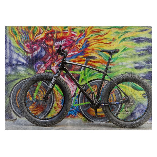 Tjock Bike and Flames (Framsidan)