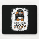 Tjock lår och taloky Vibes Halloween Messy Bun Musmatta<br><div class="desc">Tjock lår och taloky Vibes Halloween Messy Bun Roligt</div>