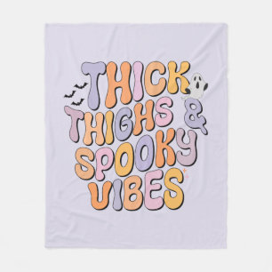 Tjock Thighs & Spooky Vibes Fleecefilt
