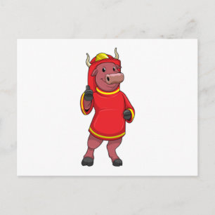 Tjur som brandman med hjälm vykort