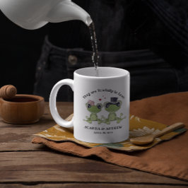 ©Toadally i Kärlek Frog Couple Rustic Bröllop Kaffemugg