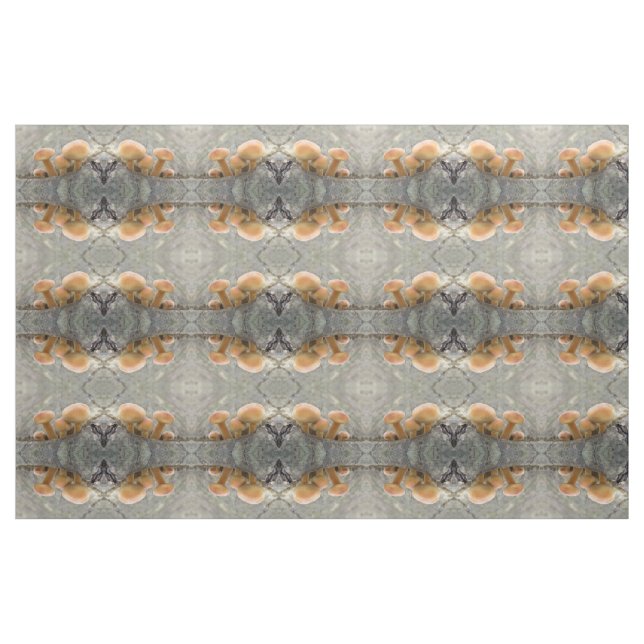 Toadstooler på ett Träd-skräppost, mönstrat djur Tyg (Fat Quarter)
