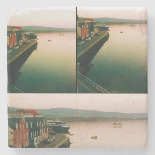 Tobermory hamn, Isle of Mull, Skottland Stenunderlägg (Framsidan)