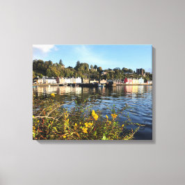 Tobermory, Isle of Mull, Skottland med blommor Canvastryck