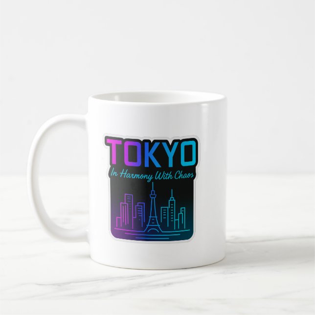 Tokyo In Harmony With Chaos – Neon Skyline Art Kaffemugg (Vänster)