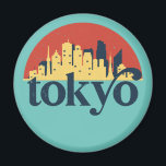 Tokyo Japan City Skyline Retro Cityscape Art Magnet<br><div class="desc">Vintage- och reflexritorier med vackra skyliner, attraktion och cityscape-konst. Coola skyscraper och byggnad silhuette illustrerar handelsvara för turister och resenärer. Perfekt som souvenir att ta med sig hem när man reser hela världen runt. Spara minnet av din resa och semester med familj och vänner. Bakgrunden till färg kan anpassas till...</div>