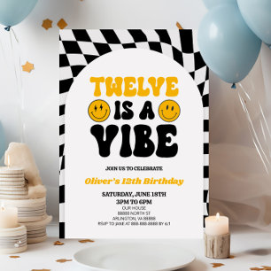 Tolv är en Vibe Retro First 12:e Födelsedagsfest Inbjudningar