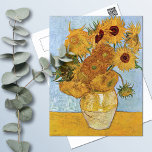 Tolv Sunblommor Vincent Van Gogh Vykort<br><div class="desc">Ett vykort för bra med oljemålningen,  Vas med tolv solblommor (1888),  av Vincent van Gogh (1853-1890). Ett stengods vas med gula blommor mot ljusblå bakgrund.</div>