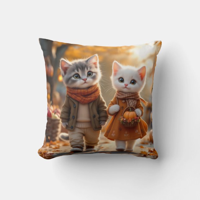 Tom & Luna’s Adventures – Cozy Autumn Walk Kudde (Framsida)