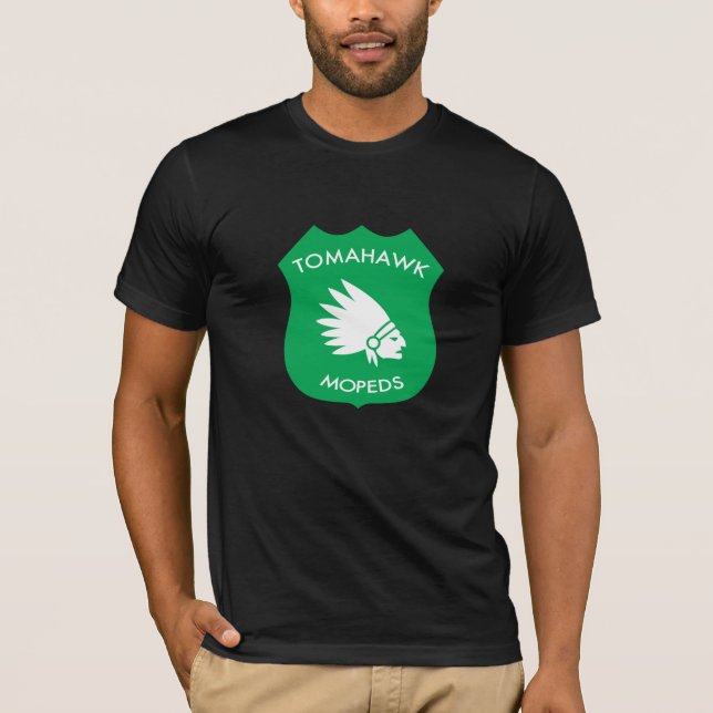 Tomahawkamerikanvapensköld T Shirt (Framsida)