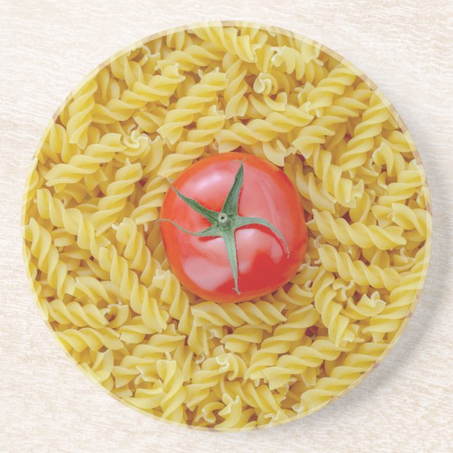 Tomat med fusilli-pasta underlägg sandsten (Framsidan)