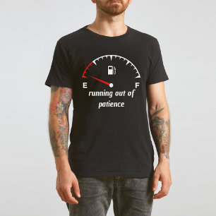 Tomma gasmätare T-Shirt som håller på att ta slut