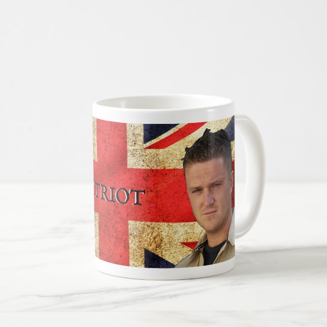 Tommy Robinson - One True Patriot (med flagga) Mug Kaffemugg (Framsida höger)