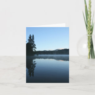 Tomt kort, berg sjö, mist, soluppgång tack kort