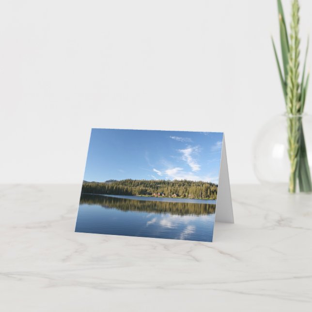 Tomt kort, Sjö, skog, Cabins Blå himmel Tack Kort (Framsida)