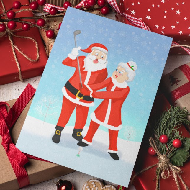 Tomte hjälper Mrs Claus med hennes golfsväng Vykort (A fun Christmas postcard for the golfing couple!)