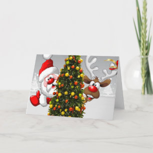 Tomte och renar bakom en julgran.j kort