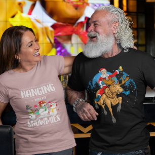 Tomte ridande julälg drickande en öl t shirt