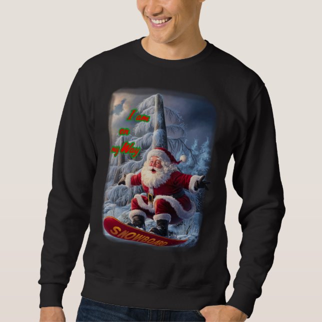 Tomte som har kul med en snöboard på svart lång ärmad tröja (Framsida)