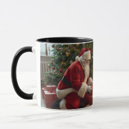 Tomte som lägger presenter under trädet mugg