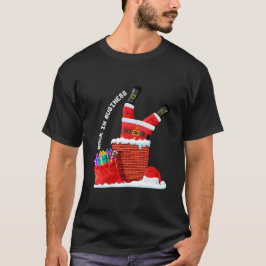 Tomte tillbaka i verksamhet — Rolig jul chimney T Shirt